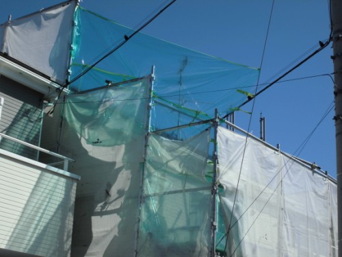 2014年3月22日　栄区公田町：屋根の養生