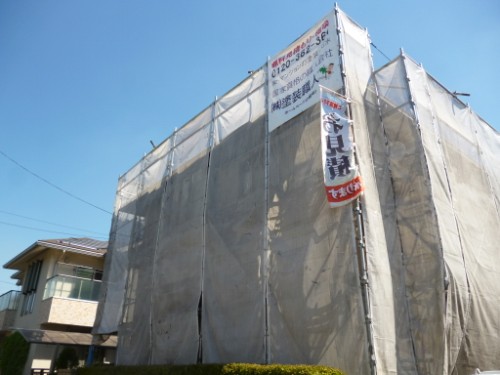 瀬谷区下瀬谷：足場シートとのぼり