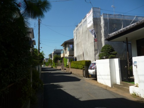 瀬谷区下瀬谷：足場シートとのぼり3