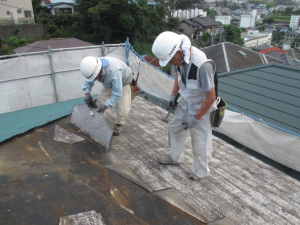 マンションタイルの貼り替え、打検後のハツリ