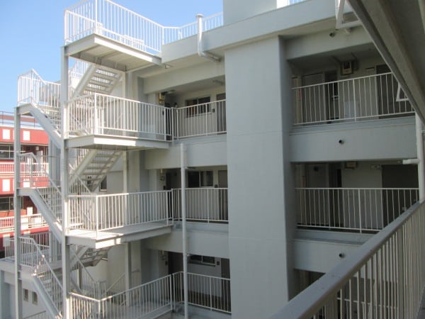 横浜の7階建てマンションの眼下には