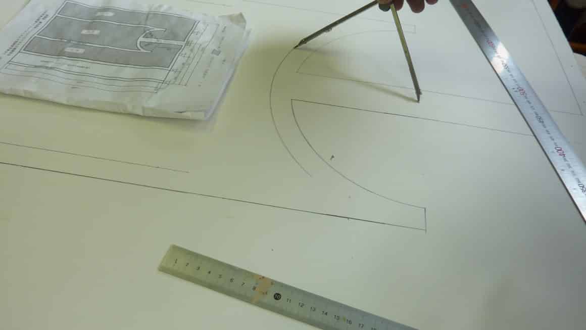一級塗装技能検定のコンパスでのケガキ線
